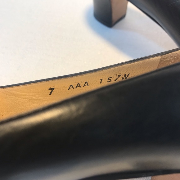 Salvatore Ferragamo leather heel pumps, shoes high end name brand - Picture 16 of 17